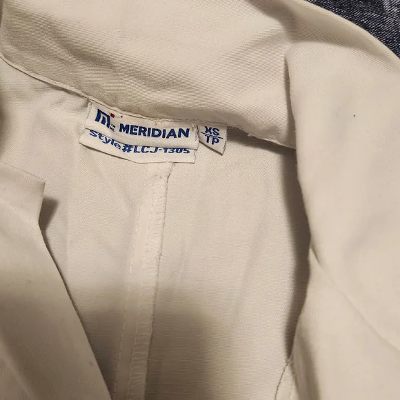 Button-Up Lab Coat - Picture 2 of 2